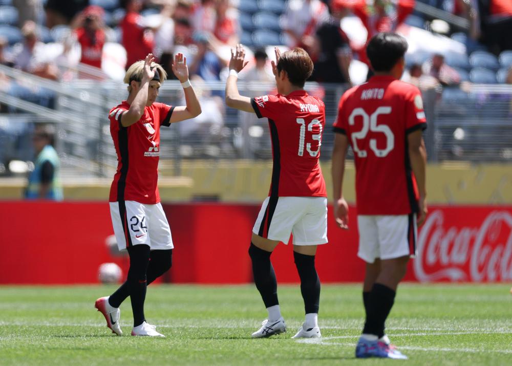 中超：山东泰山客场2-0完胜青岛队